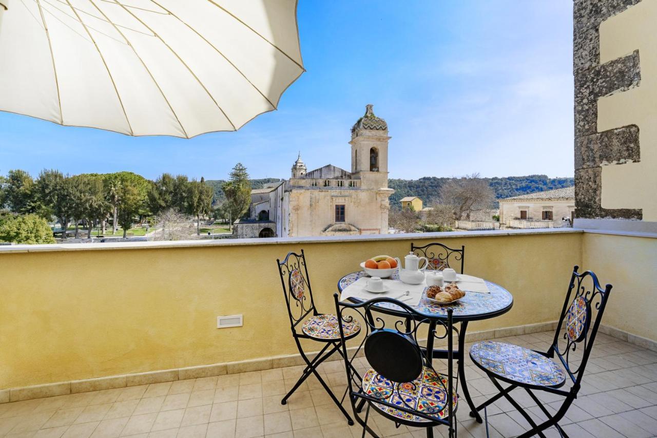 Hyblaliferooms Ragusa Bagian luar foto